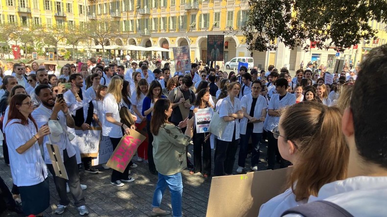 Déserts médicaux : 1 500 élus locaux exhortent les députés à adopter le projet de loi Garot