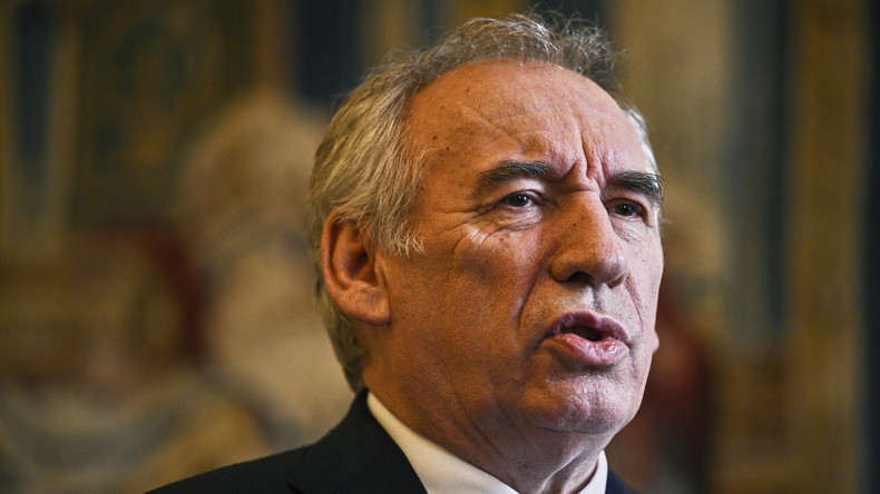 Référendum sur le budget : Quand François Bayrou s’inspire du général de Gaulle pour sonner l’alarme