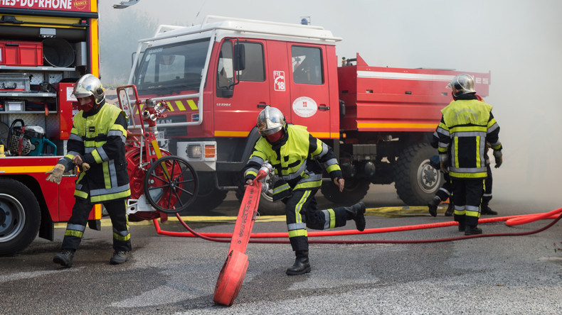 France : un sapeur-pompier entre la vie et la mort après avoir tenté de faire cesser un rodéo urbain