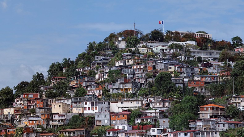 Triple homicide à Fort-de-France : le maire demande l’intervention de l’État