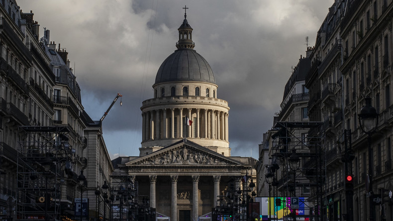 Une adolescente de 17 ans se suicide en sautant du toit du Panthéon