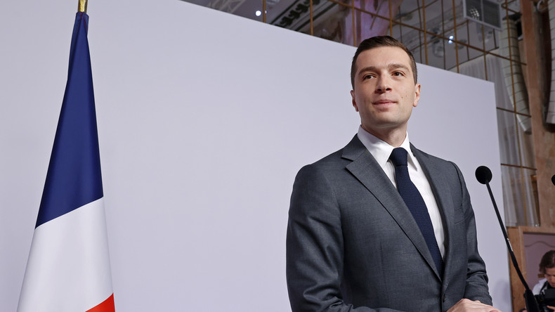Enquête sur des prêts accordés au RN : Jordan Bardella dénonce une «opération de harcèlement»