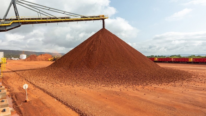 Guinée : le gouvernement retire les concessions de plusieurs dizaines de sociétés minières