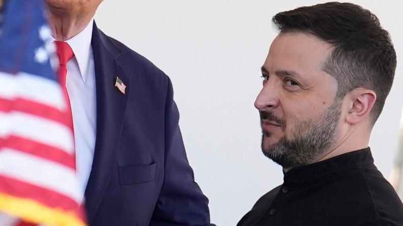 Donald Trump : Volodymyr Zelensky «est le plus grand commercial au monde»