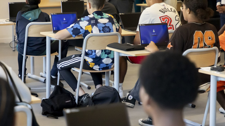 Une enseignante suspendue en France pour une minute de silence en hommage aux victimes de Gaza