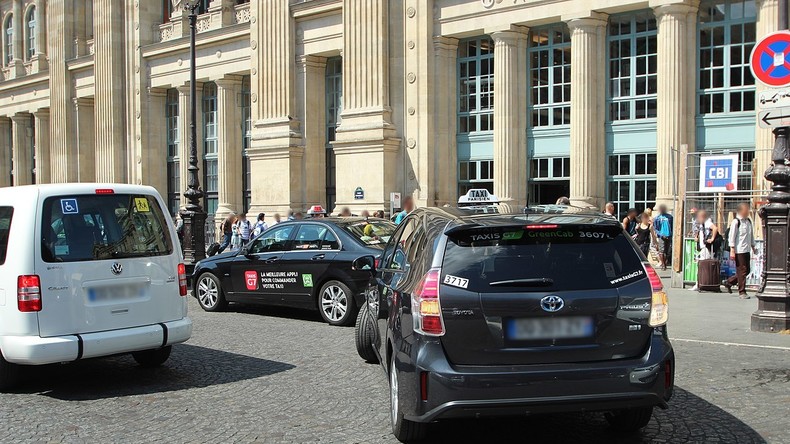 Taxis en colère : la mobilisation se poursuit malgré les promesses de Bayrou