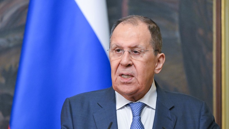 Lavrov : la France est en guerre contre la Russie