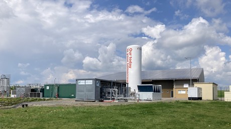 En Alsace, une technologie suisse transforme le CO₂ agricole en béton