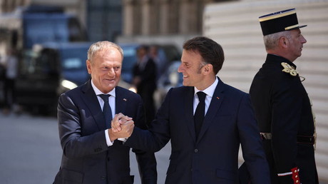 Macron muscle son discours militaire le jour de la Victoire sur le nazisme