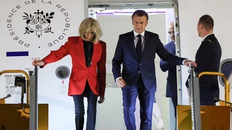 Emmanuel Macron au Vietnam : une tournée stratégique pour tenter de renforcer l’influence française