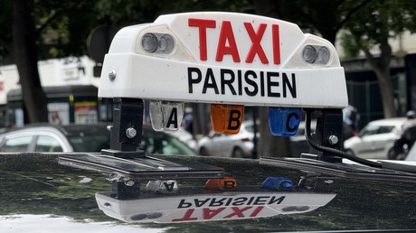 Grogne des taxis en France : le gouvernement promet de «rappeler les règles»