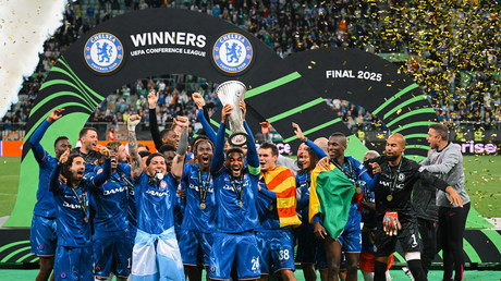 Chelsea domine le Betis et remporte la Conference League, des affrontements en marge de la rencontre