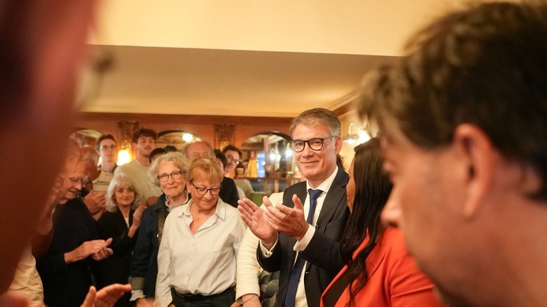 Olivier Faure réélu à la tête du PS : une victoire étriquée pour un parti divisé