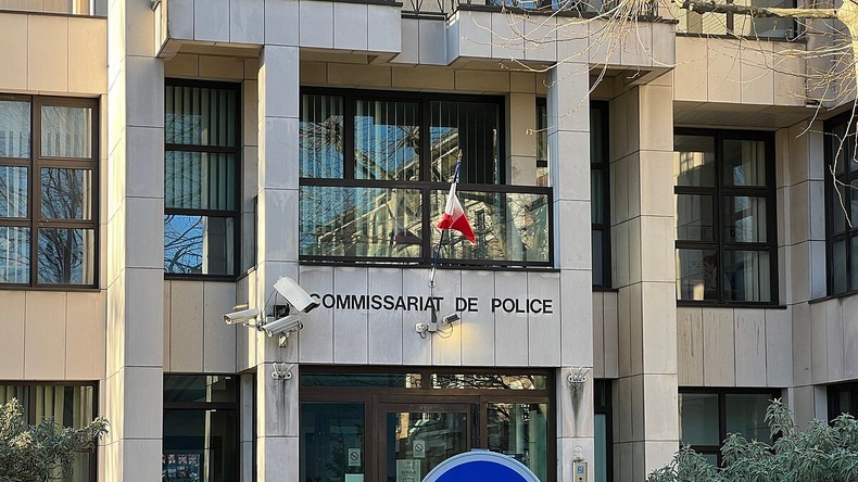 L’État français impuissant et critiqué face à la montée des agressions au couteau dans les écoles