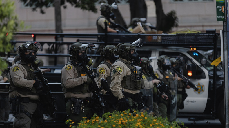 Tensions aux États-Unis : couvre-feu décrété à Los Angeles, Garde nationale déployée au Texas
