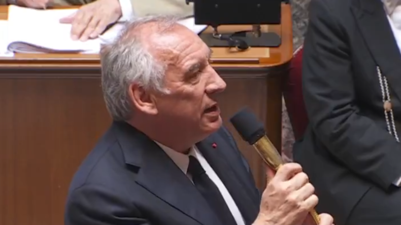 Échec du conclave des retraites : une concertation, et un Premier ministre en sursis