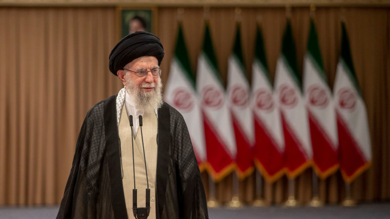 Khamenei : «Le peuple iranien ne se soumettra à personne»