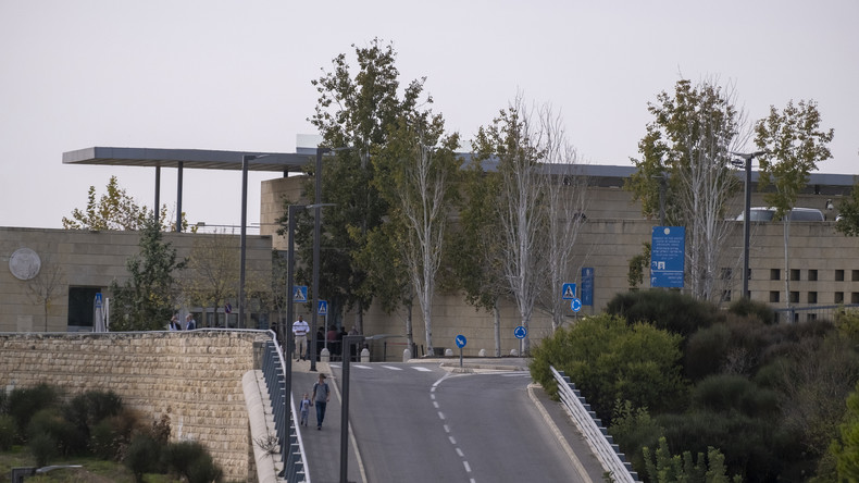 Conflit au Moyen-Orient : Washington revoit sa position et évacue ses ressortissants d’Israël
