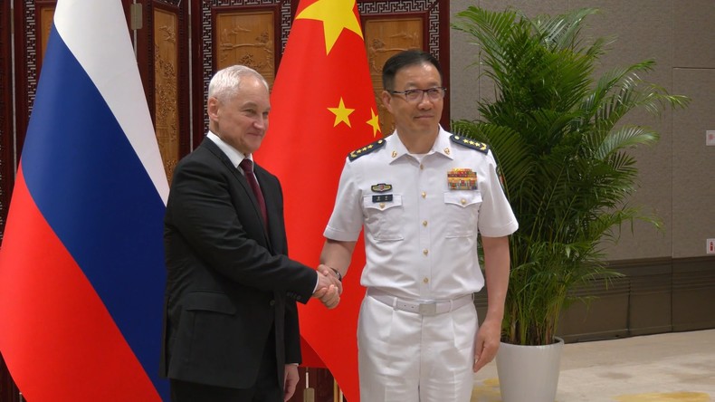 À Qingdao, Moscou et Pékin saluent le «niveau sans précédent» de leur partenariat militaire et stratégique
