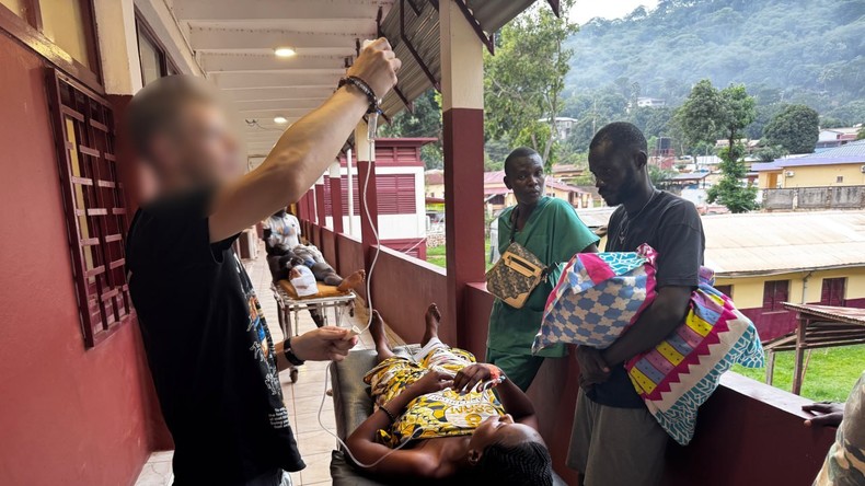 Explosion au lycée Boganda à Bangui : des médecins russes parmi les premiers à secourir les victimes de la tragédie