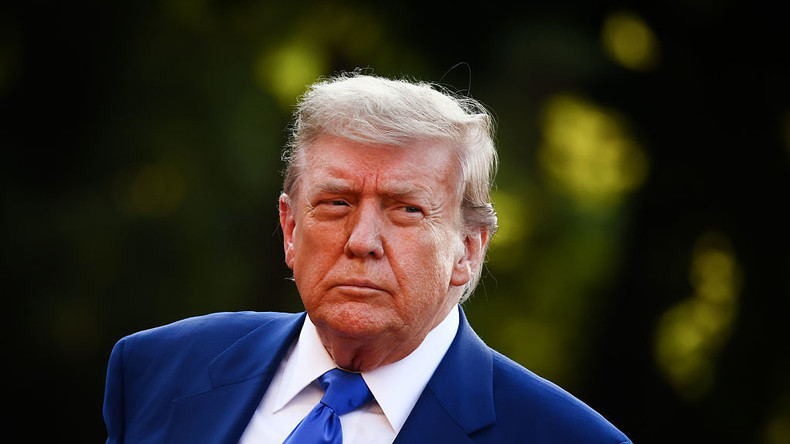 Trump : les États-Unis frapperont l'Iran si Téhéran enrichit de l'uranium