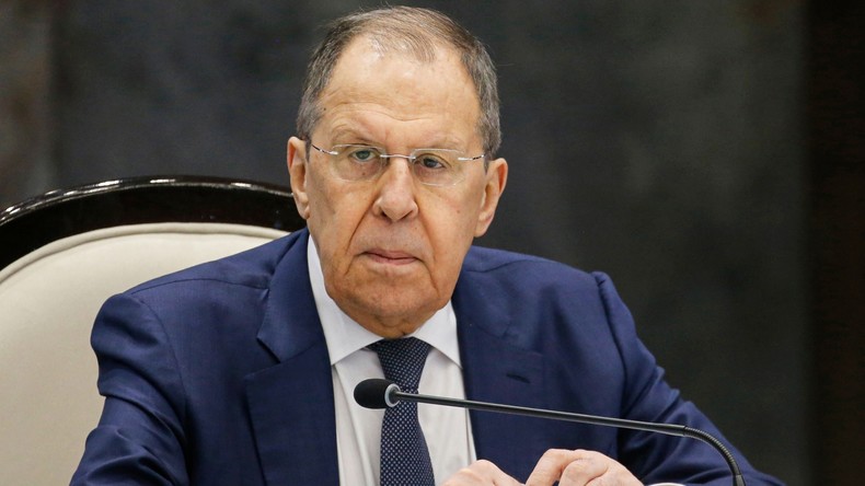 Macron et Merz ont «complètement perdu leur bon sens», estime Sergueï Lavrov