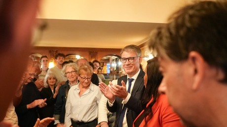 Olivier Faure réélu à la tête du PS : une victoire étriquée pour un parti divisé
