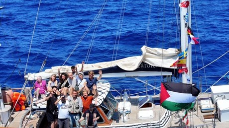 «Le spectacle est terminé» : Israël intercepte le bateau humanitaire avec Greta Thunberg pour Gaza