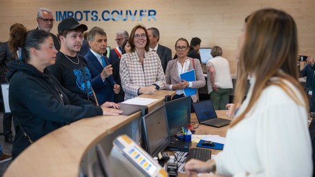 Coupes dans la fonction publique en France : Amélie de Montchalin sous pression