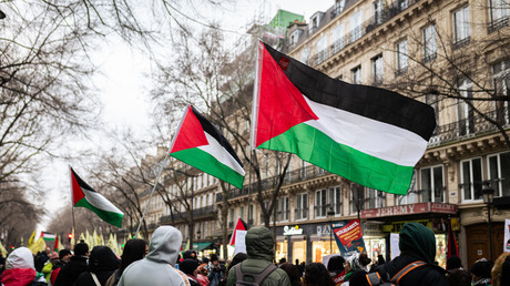 Saint-Denis : la préfecture ordonne le retrait du drapeau palestinien, tensions en France