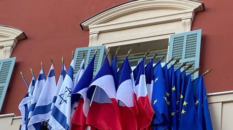 Nice, le préfet ordonne le retrait de la symbolique israélienne, la guerre des drapeaux continue