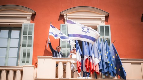 Nice : Christian Estrosi retire les drapeaux israéliens de la mairie