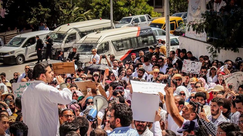 Tunisie : plus de 6 000 médecins du secteur public entament une grève de quatre jours