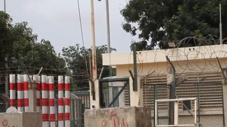 «Il était grand temps que les colons quittent notre pays» : au Sénégal, la France rend les clés de la station militaire de Rufisque