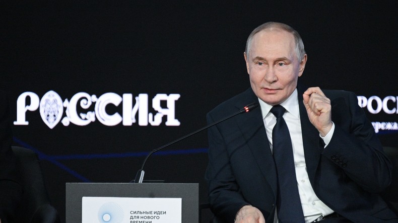 Poutine salue un bond technologique russe dans les drones et la robotique