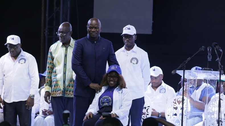 Gabon : le président Oligui Nguema fonde officiellement son parti, l’Union démocratique des bâtisseurs, à Libreville