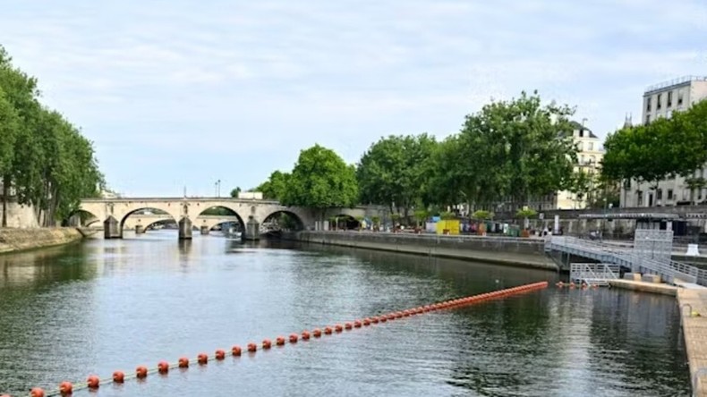 Seine : les sites de baignade déjà fermés à Paris après des pluies