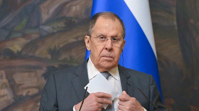 Lavrov : «Il est inadmissible de continuer à utiliser le FMI et la Banque mondiale pour maintenir des pratiques néocoloniales»