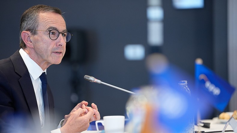 Énergies renouvelables : Retailleau fracture la macronie avec sa charge anti-éolien
