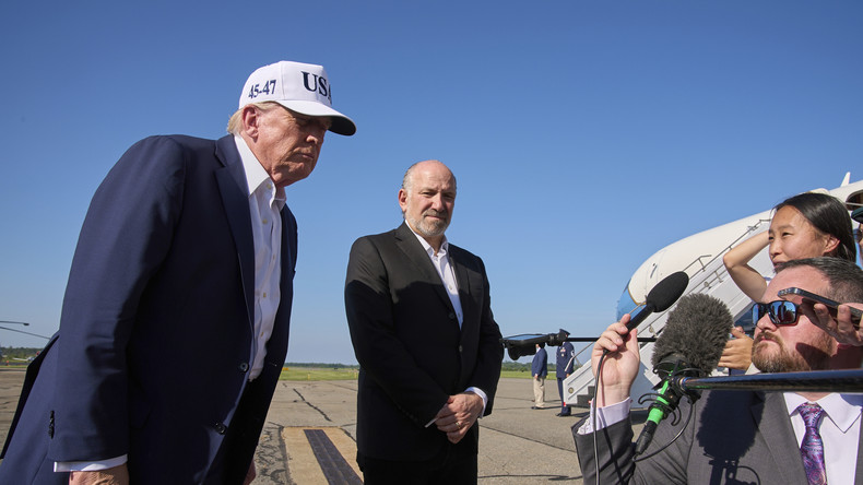 Tarifs douaniers : Trump brandit «10 % supplémentaires» contre les pays proches des BRICS