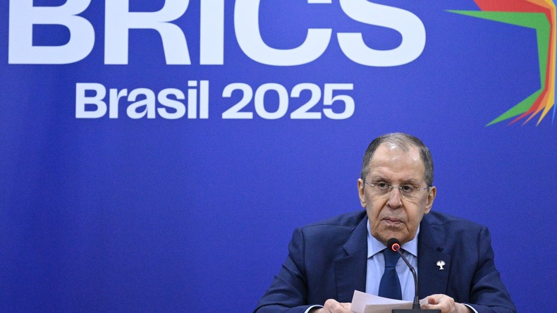 À Rio, Sergueï Lavrov dénonce l’élargissement de l’OTAN et défend celui des BRICS