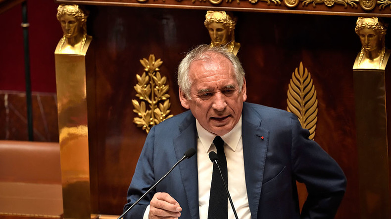 Budget 2026 : Bayrou maintient les avantages fiscaux pour les dons caritatifs