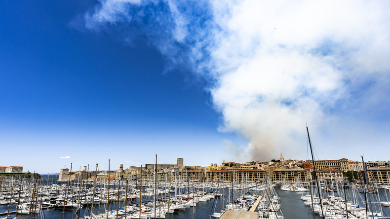 Incendie à Marseille : le feu en régression, mais les lisières restent actives