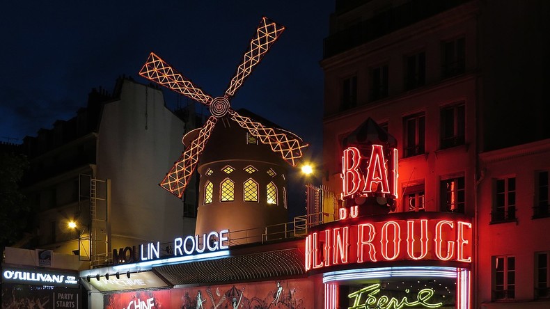 Les ailes du Moulin Rouge s’animent à nouveau à Paris