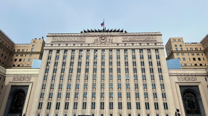 Le ministère russe de la Défense revendique des frappes coordonnées sur des infrastructures militaires ukrainiennes dans trois régions