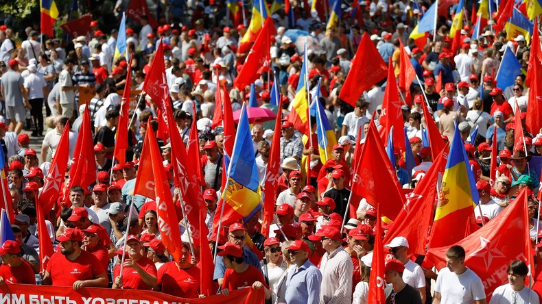 Moldavie : des dizaines de milliers de personnes protestent contre le pouvoir pro-européen de Maia Sandu