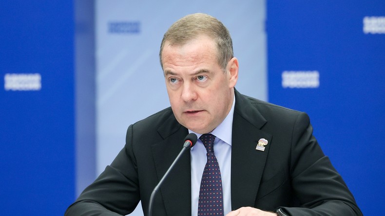 Medvedev : Donald Trump a « écrasé l’Europe » avec un accord douanier humiliant, nuisant aux intérêts de l'UE et antirusse