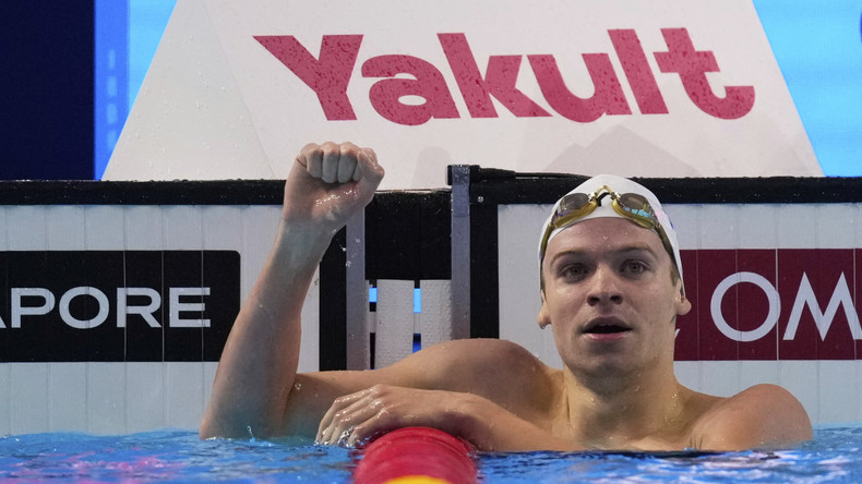 Natation : Léon Marchand s’offre un troisième titre mondial sur 200 m 4 nages
