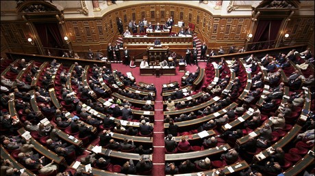 Le Sénat débat d’une proposition de loi pour autoriser le travail des salariés le 1er mai