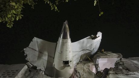 Crash d’un Boeing d’Air India : les premières pistes de l’enquête, mais toujours pas de certitude
